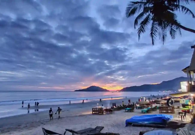 goa beach night