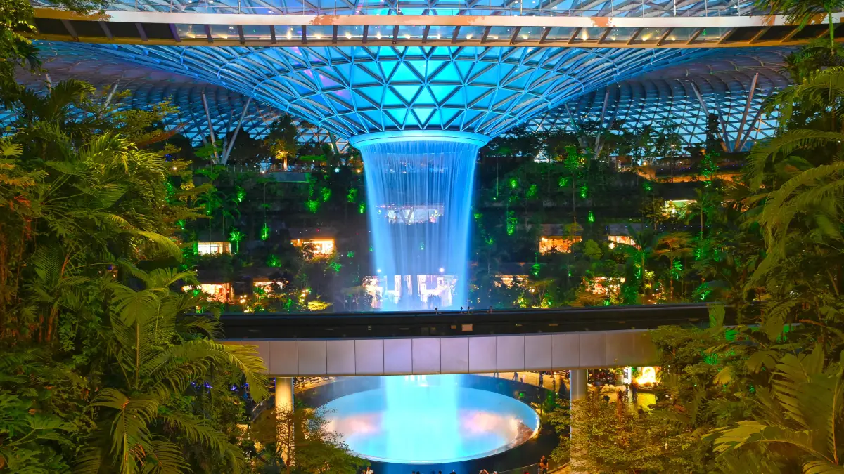 Singapore Airport Guide: SIN, Changi & Attractions